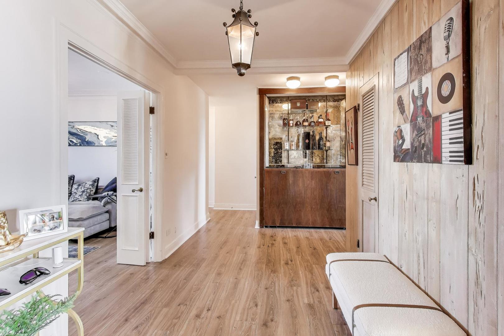 5555 S Everett Avenue Unit: E10