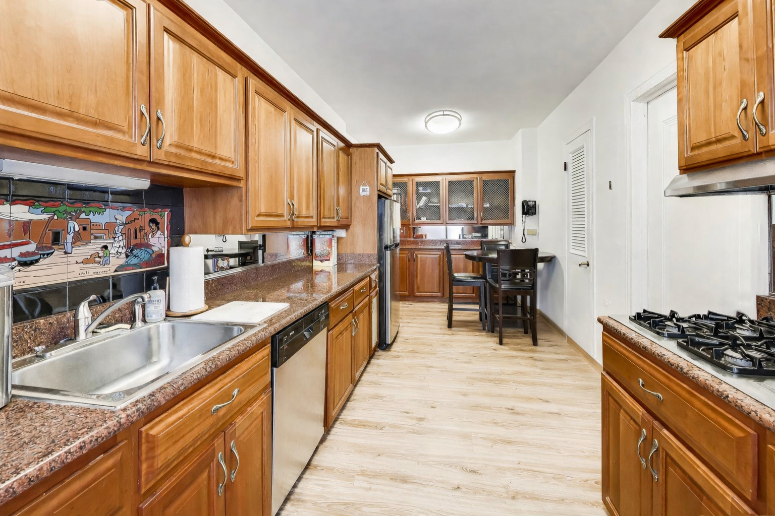5555 S Everett Avenue Unit: E10