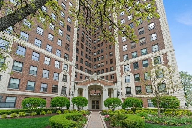5555 S Everett Avenue Unit: E10