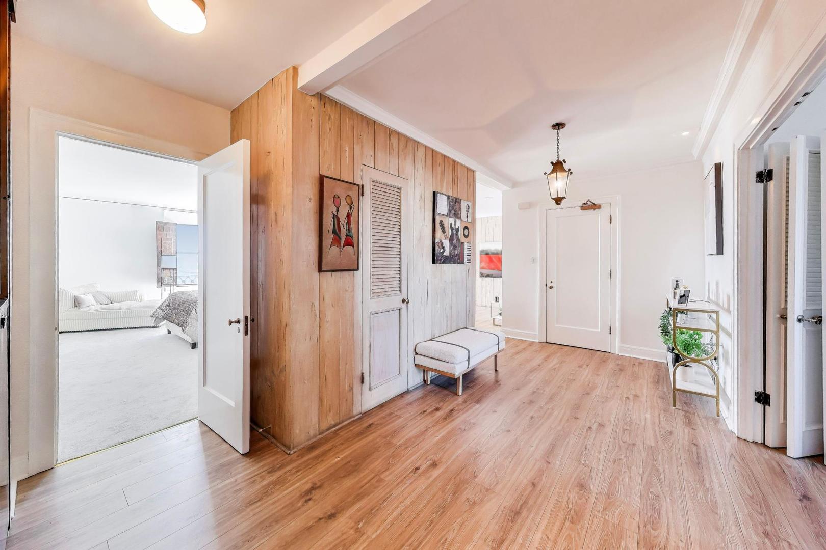 5555 S Everett Avenue Unit: E10