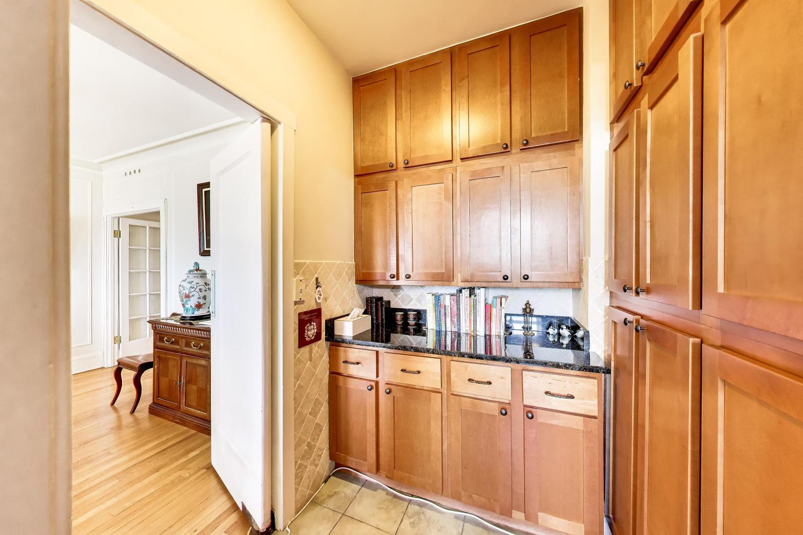 5000 S East End Avenue Unit: 24B