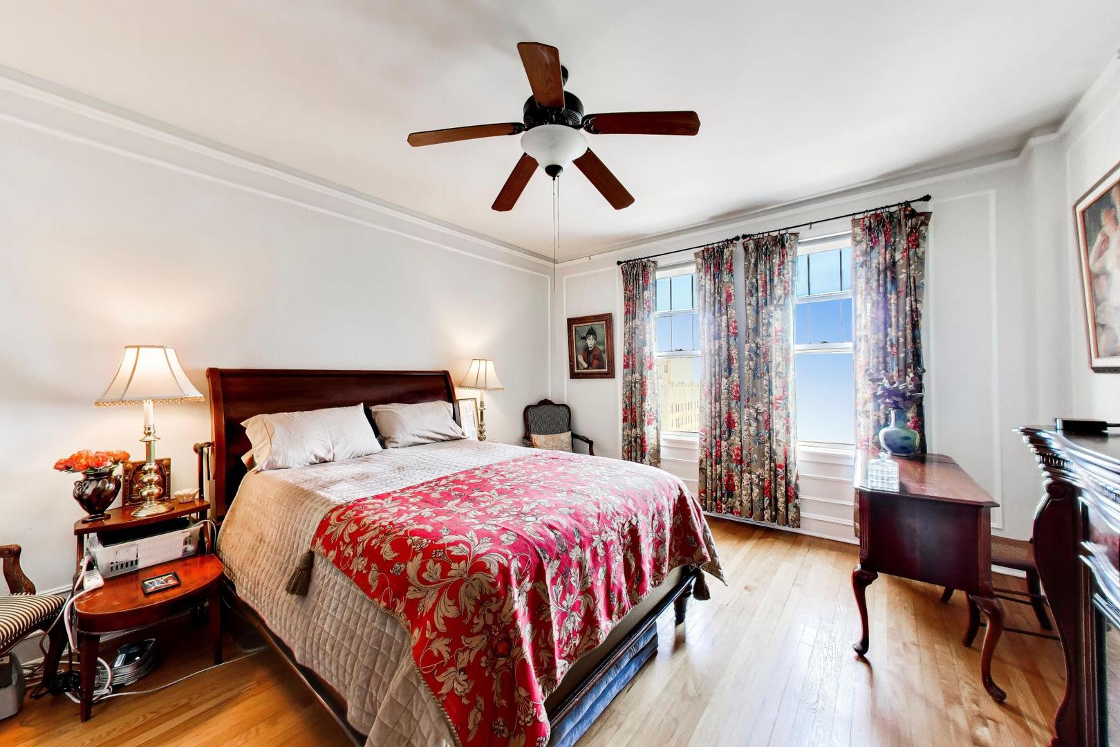 5000 S East End Avenue Unit: 24B