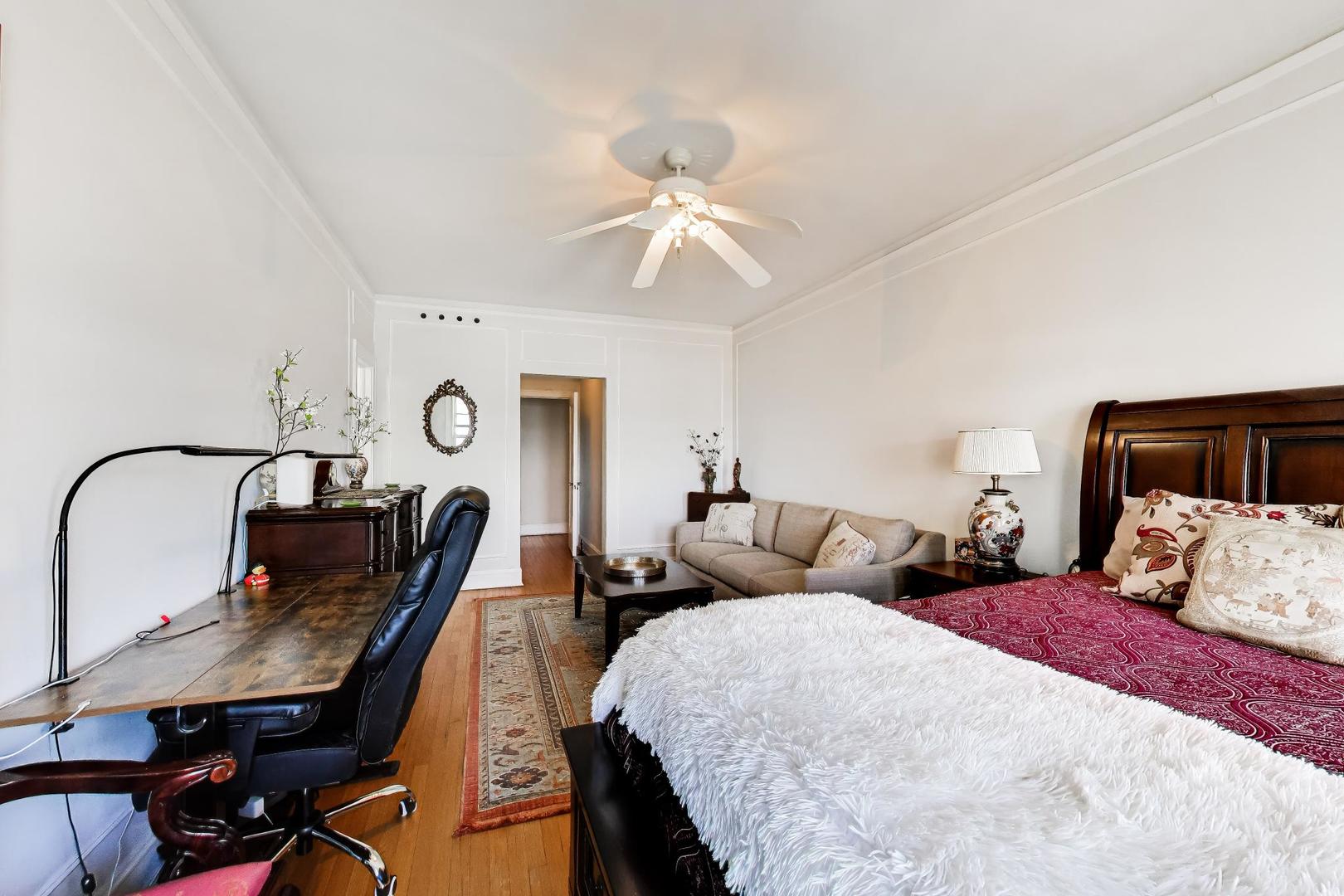 5000 S East End Avenue Unit: 24B