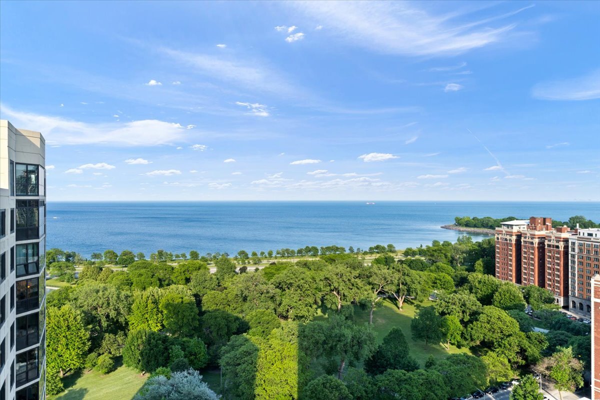 5201 S Cornell Avenue Unit: 22A-B