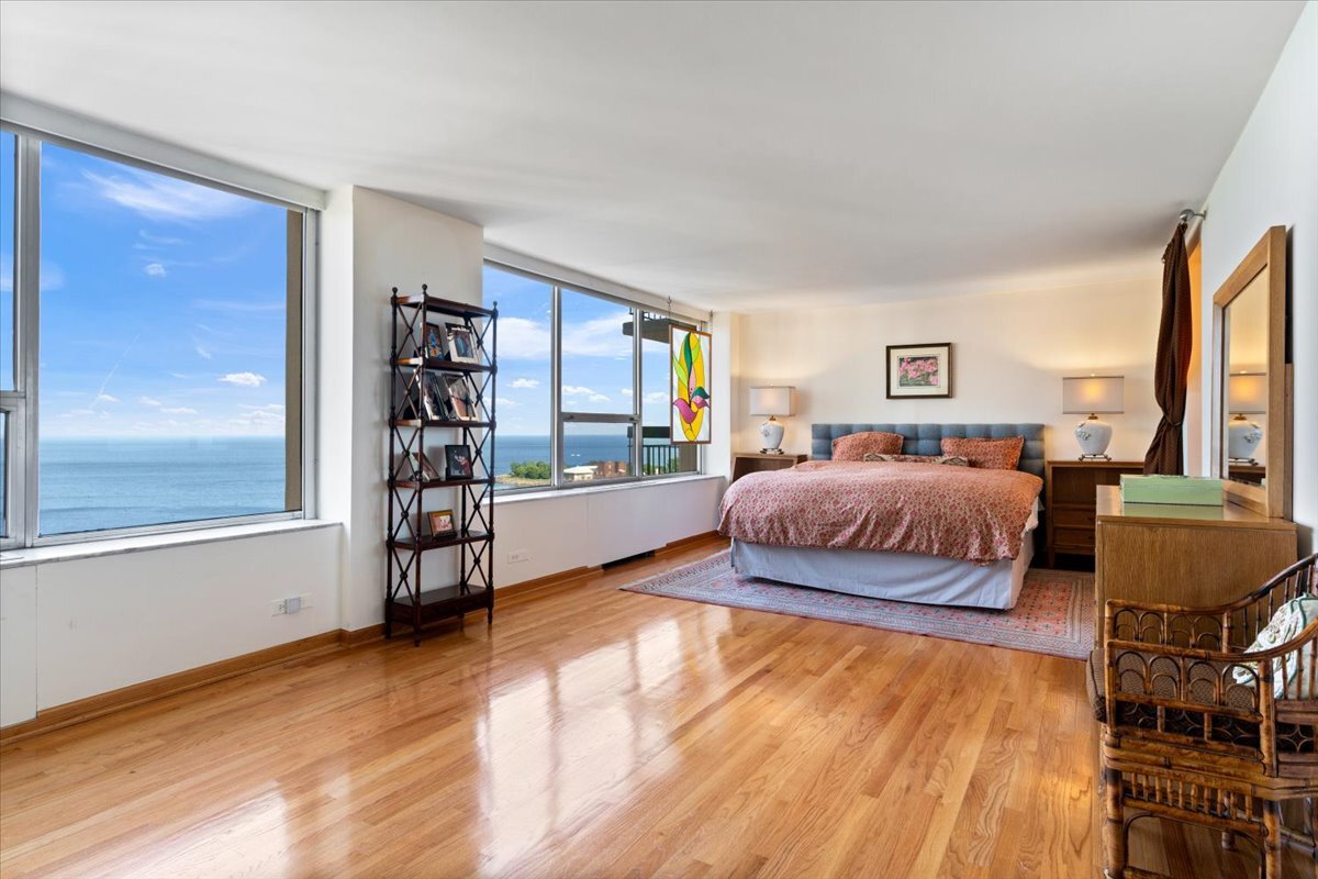 5201 S Cornell Avenue Unit: 22A-B