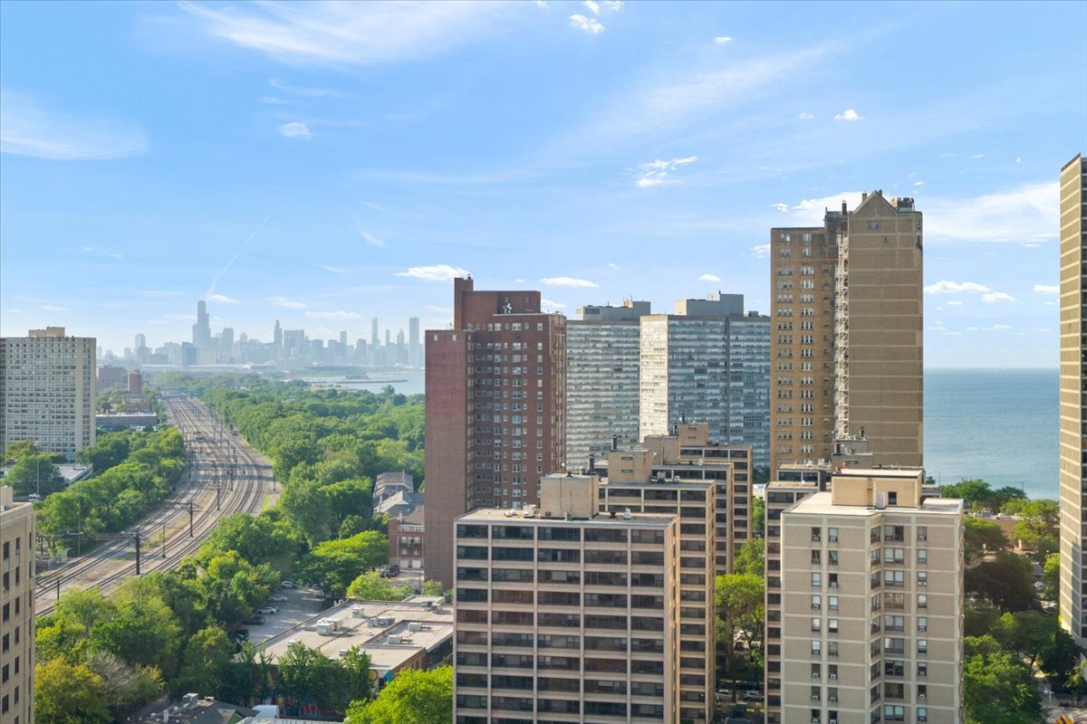 5201 S Cornell Avenue Unit: 22A-B
