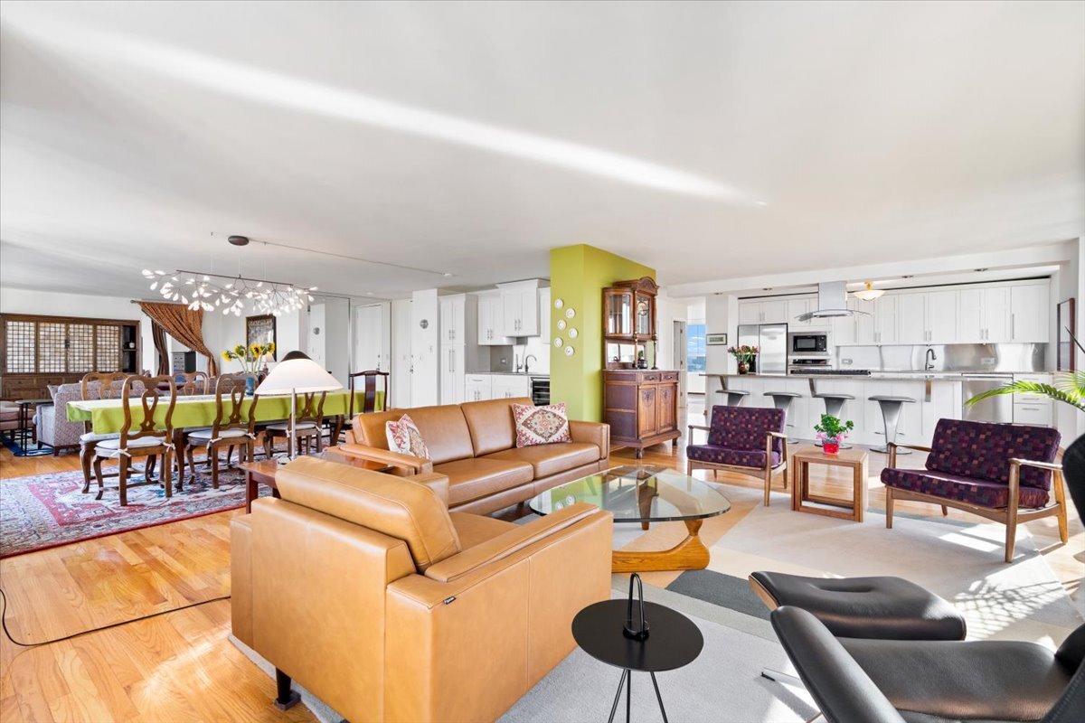 5201 S Cornell Avenue Unit: 22A-B