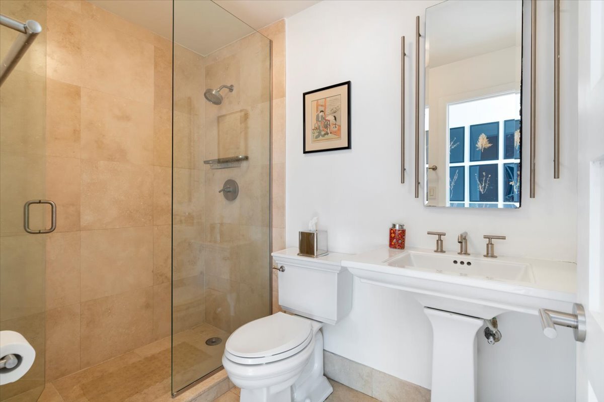 5201 S Cornell Avenue Unit: 22A-B