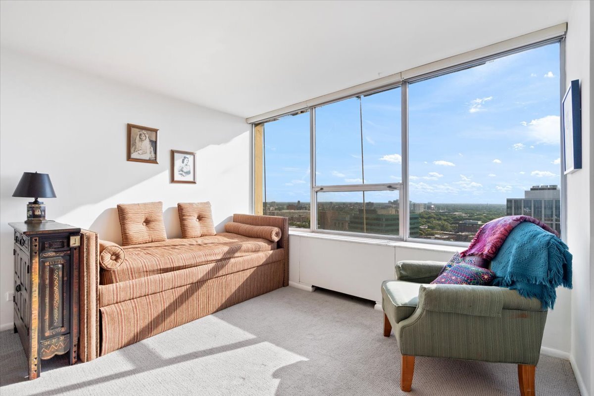 5201 S Cornell Avenue Unit: 22A-B