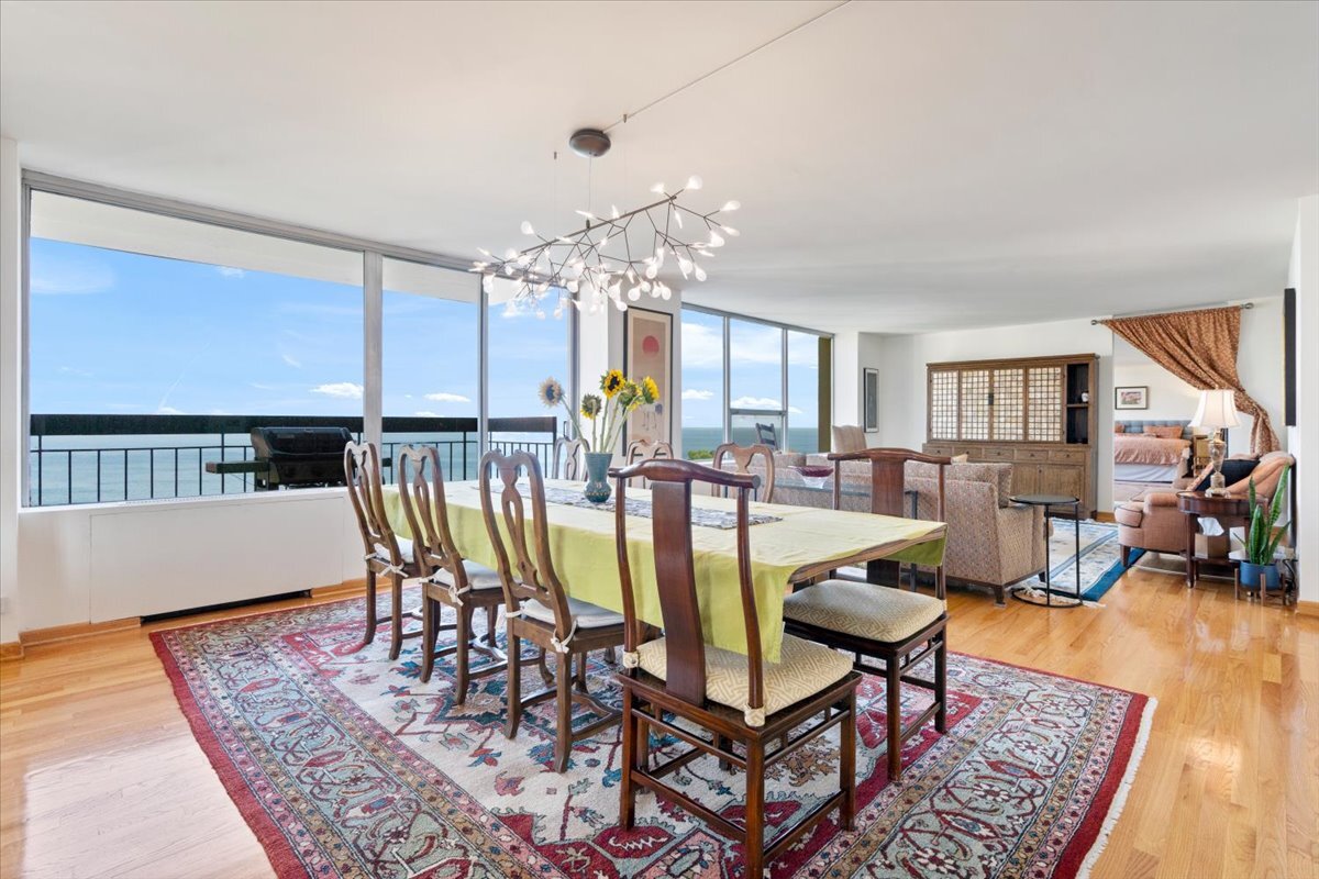 5201 S Cornell Avenue Unit: 22A-B