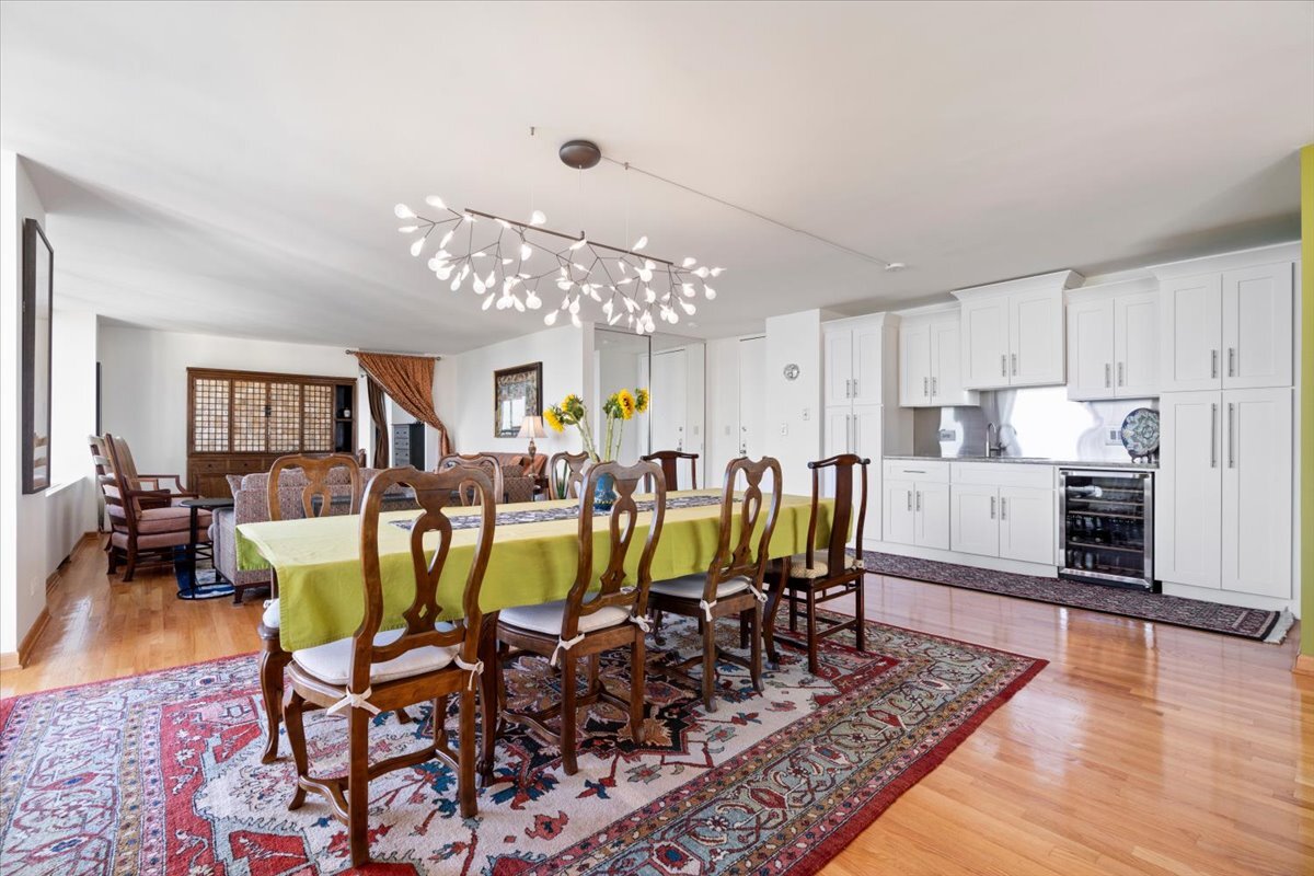 5201 S Cornell Avenue Unit: 22A-B