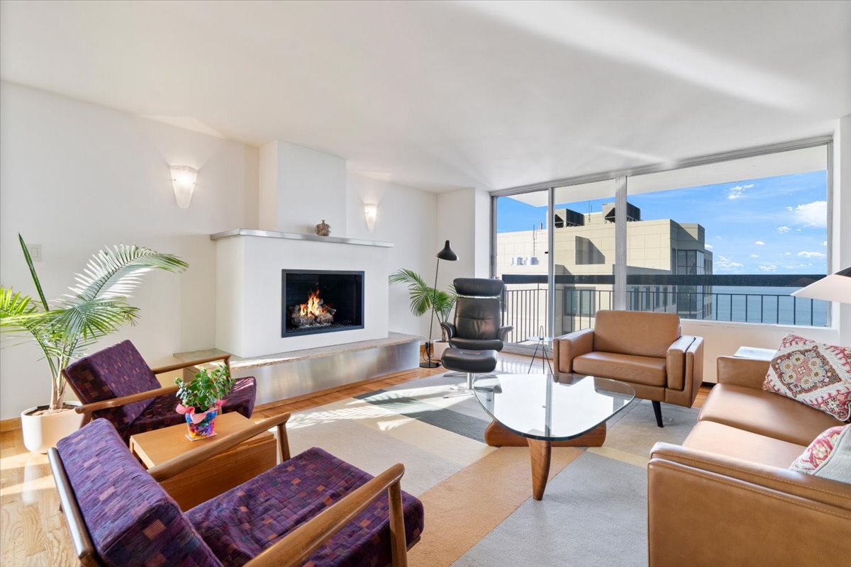 5201 S Cornell Avenue Unit: 22A-B