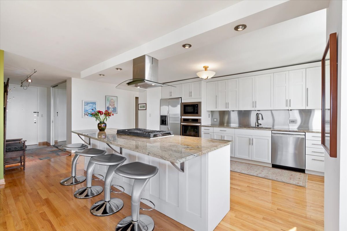 5201 S Cornell Avenue Unit: 22A-B