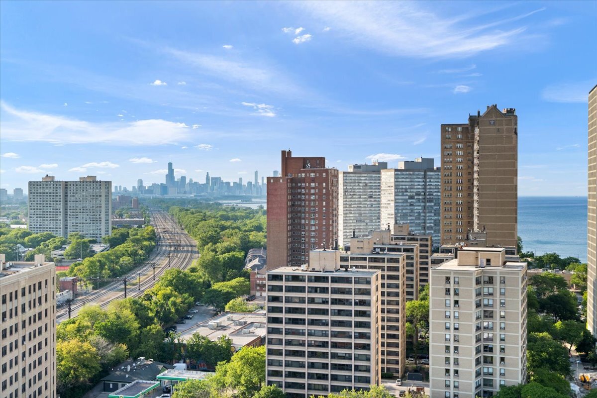 5201 S Cornell Avenue Unit: 22A-B
