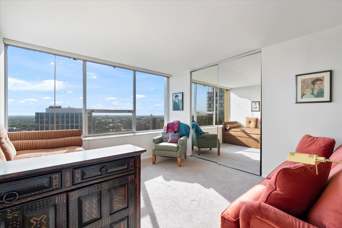 5201 S Cornell Avenue Unit: 22A-B