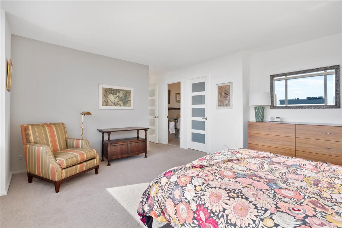 5201 S Cornell Avenue Unit: 22A-B