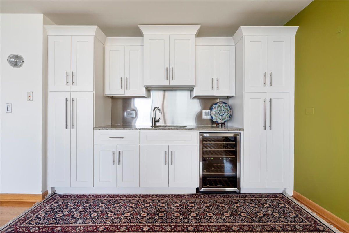 5201 S Cornell Avenue Unit: 22A-B
