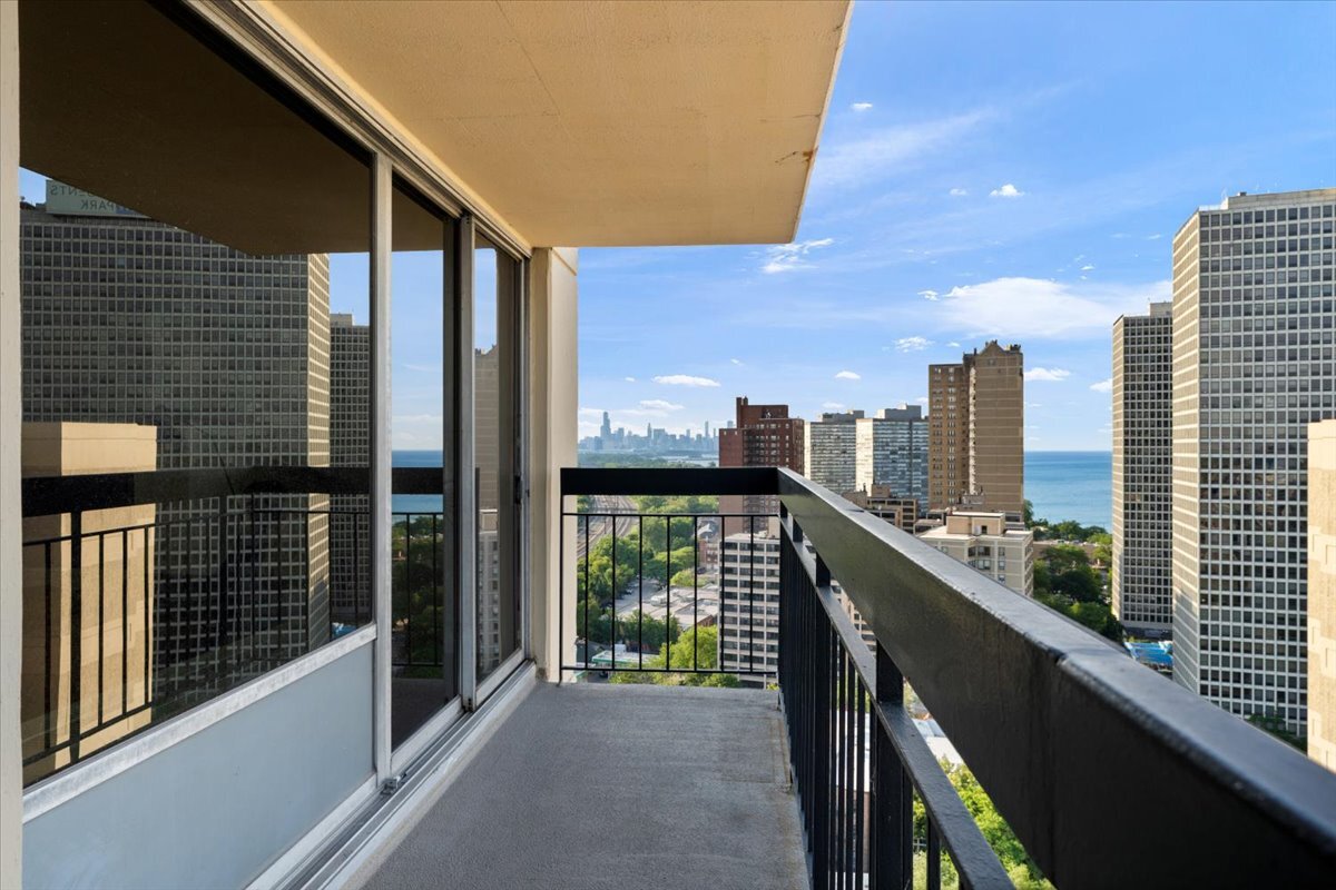 5201 S Cornell Avenue Unit: 22A-B