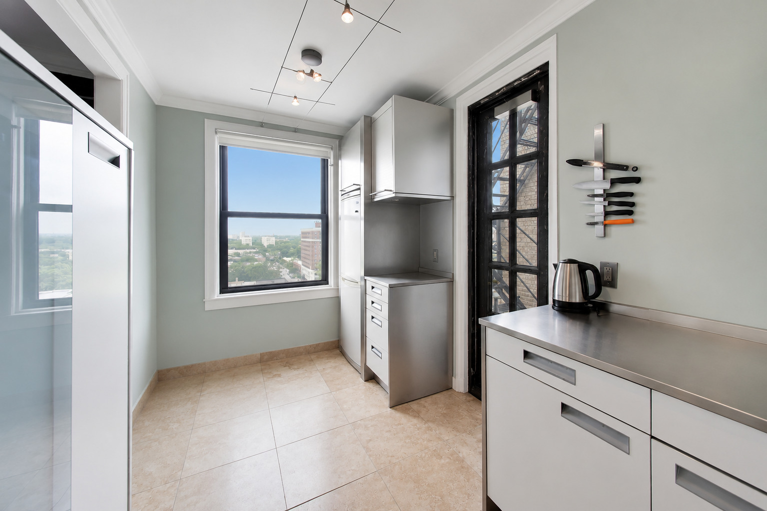 1755 E 55th Street Unit: 1202