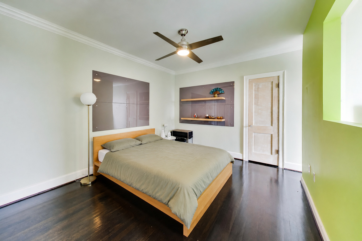 1755 E 55th Street Unit: 1202