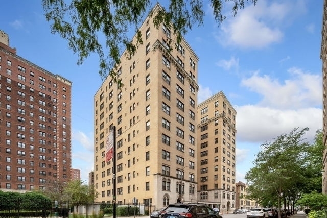1755 E 55th Street Unit: 303