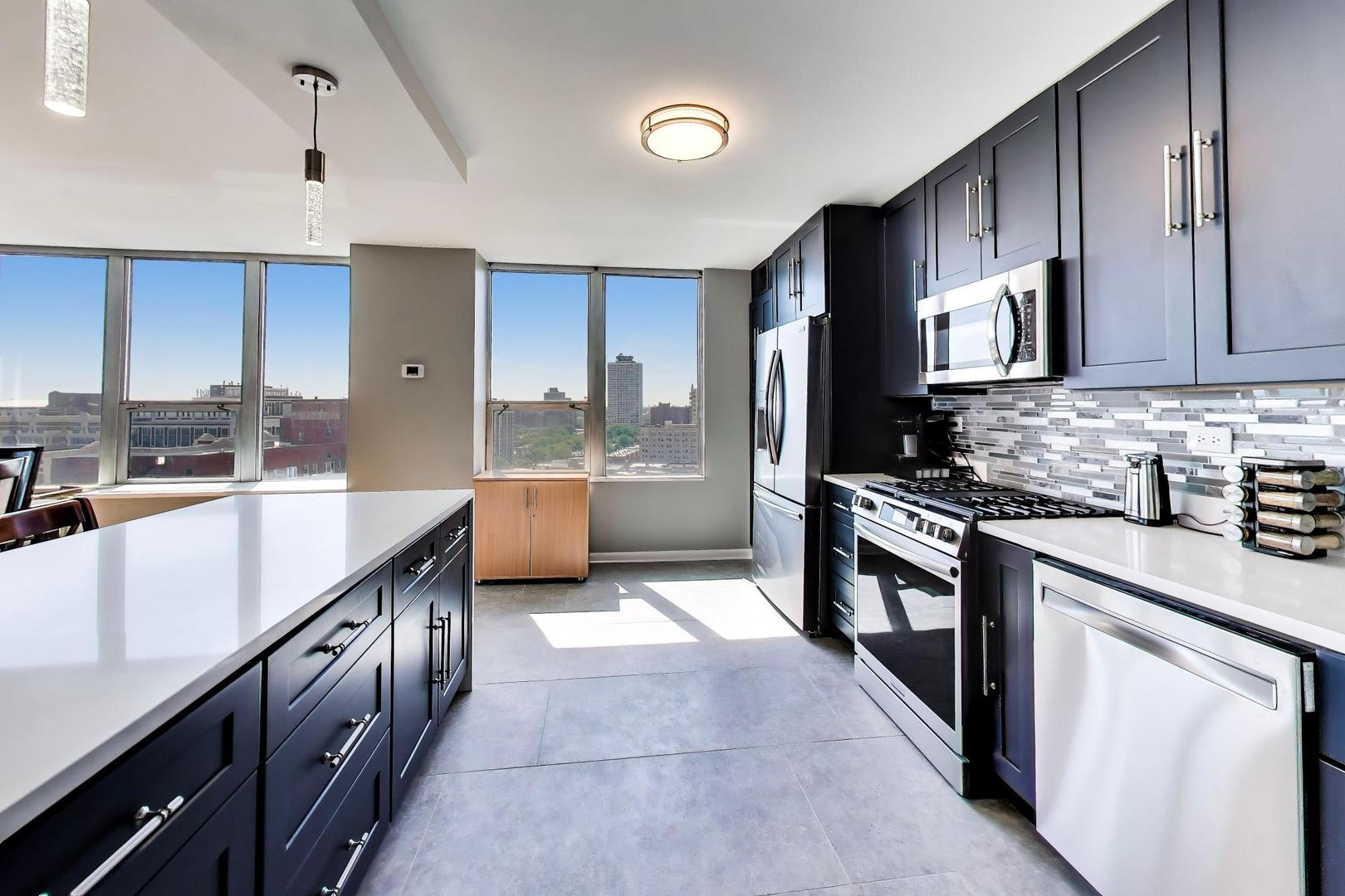 5201 S Cornell Street Unit: 16E