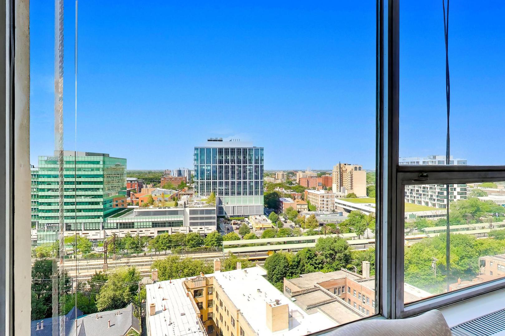 5201 S Cornell Street Unit: 16E