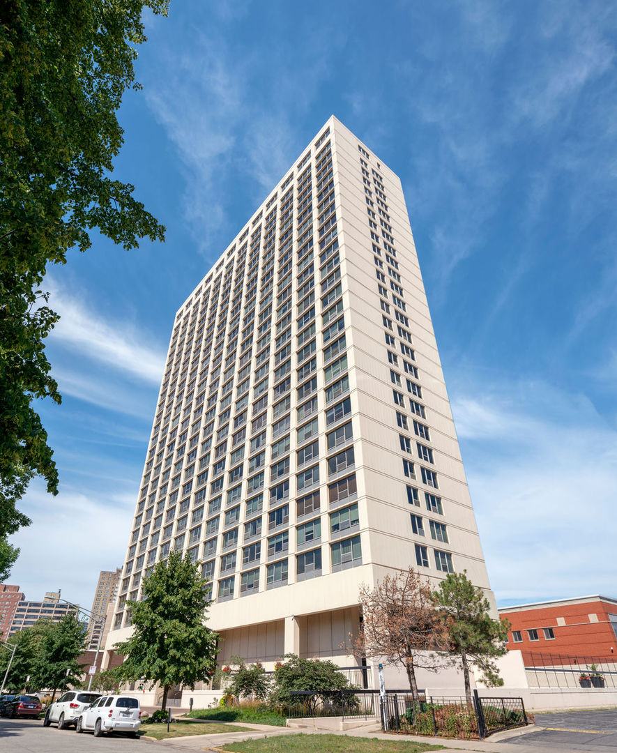 5201 S Cornell Street Unit: 16E
