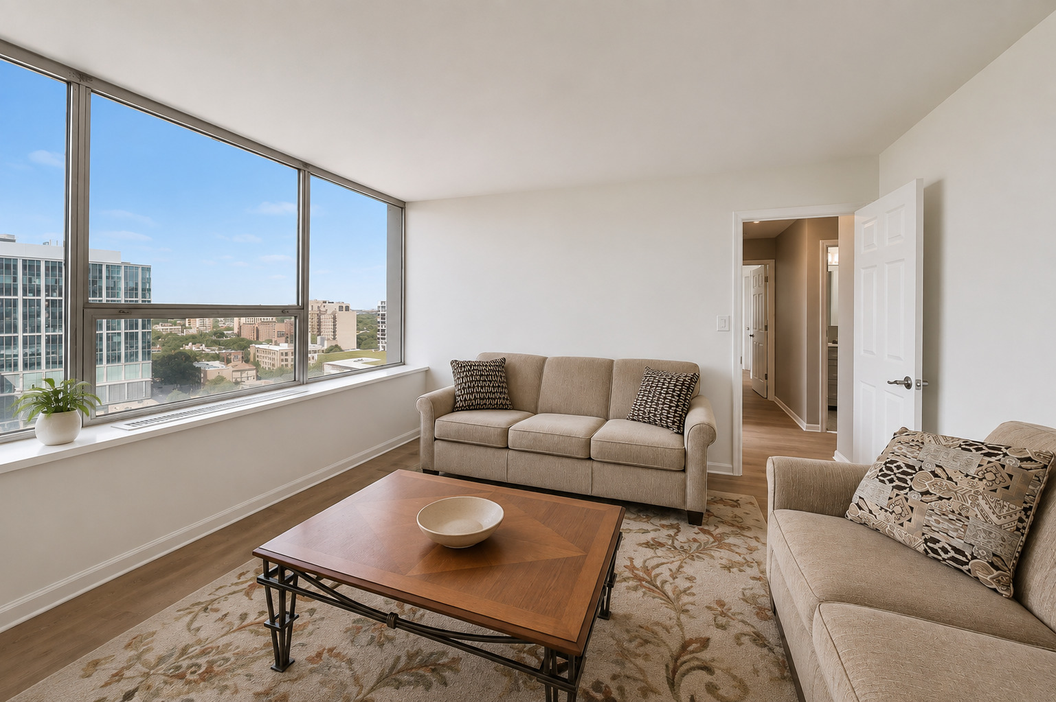 5201 S Cornell Street Unit: 16E