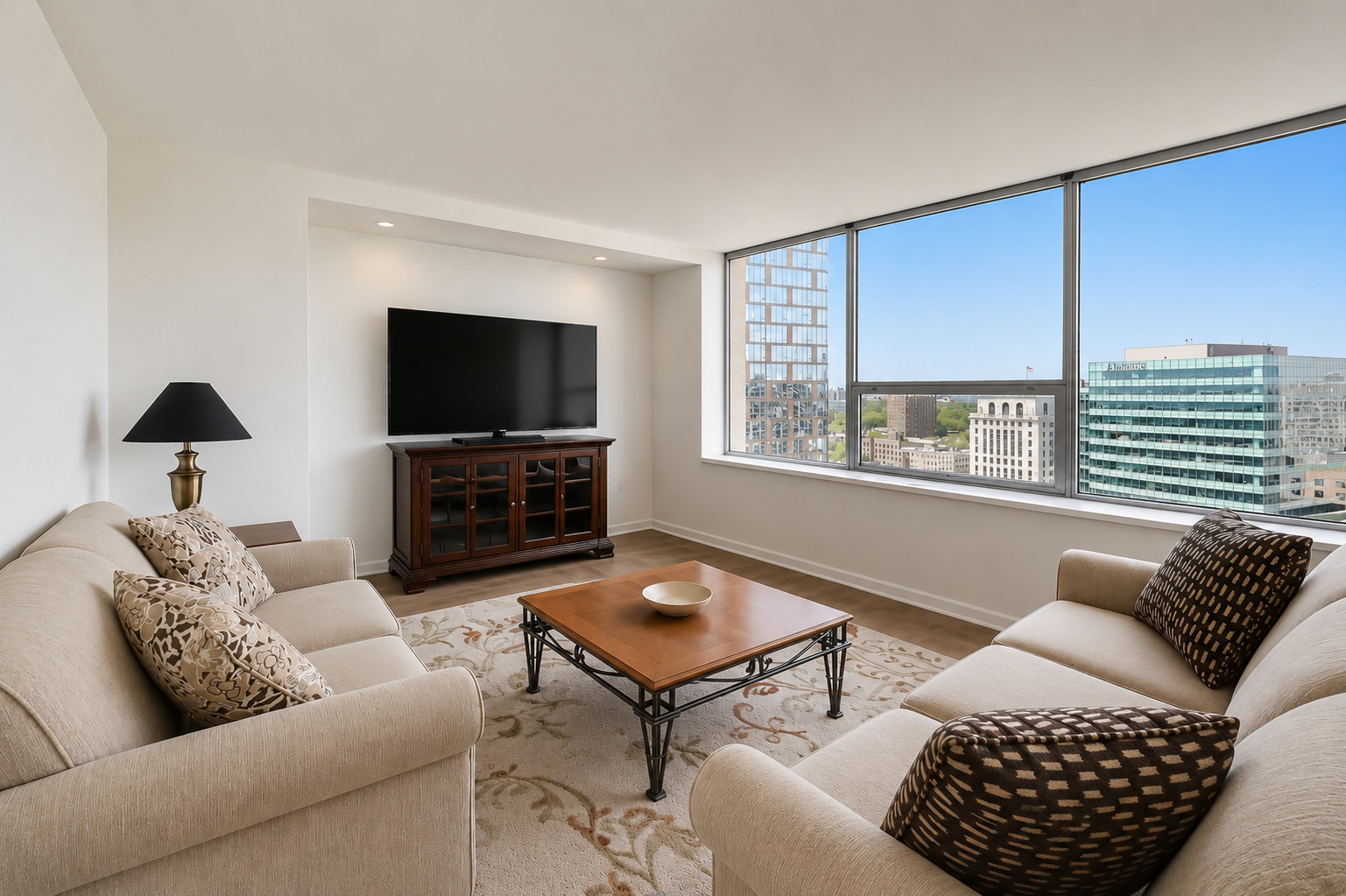 5201 S Cornell Street Unit: 16E