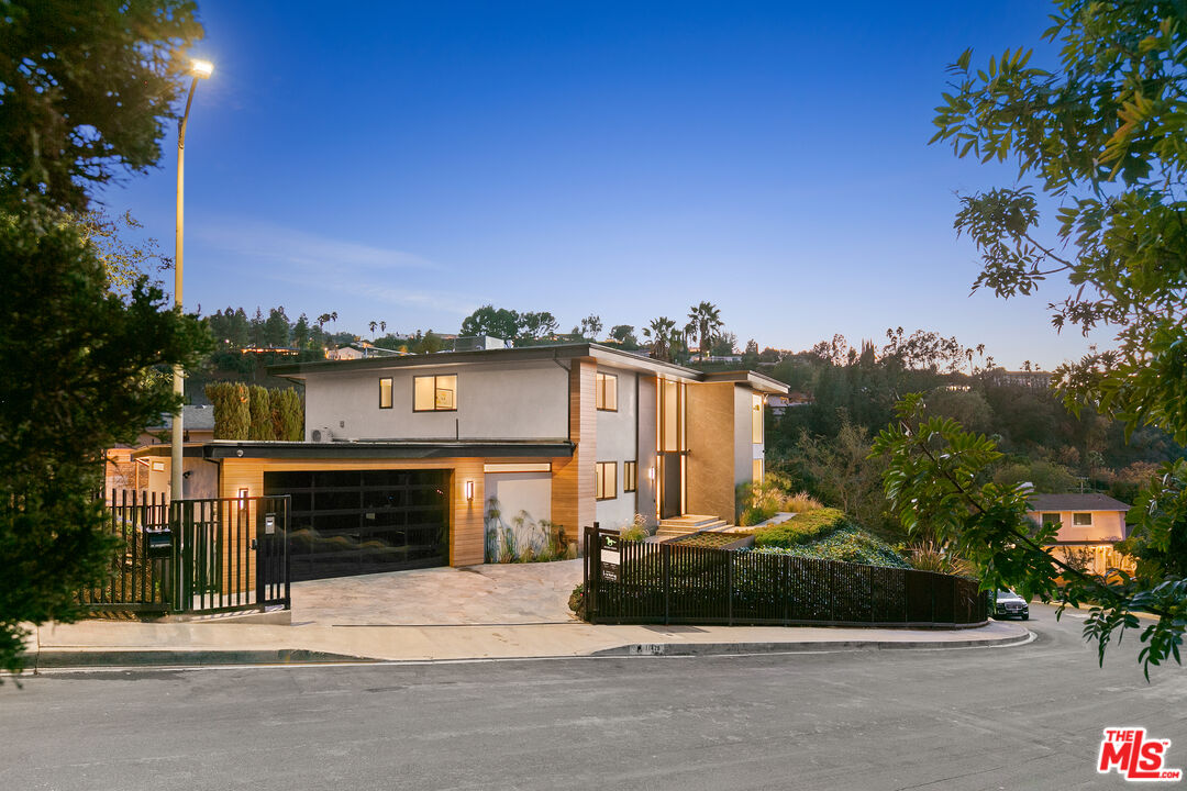 11428 Dona Lola Dr