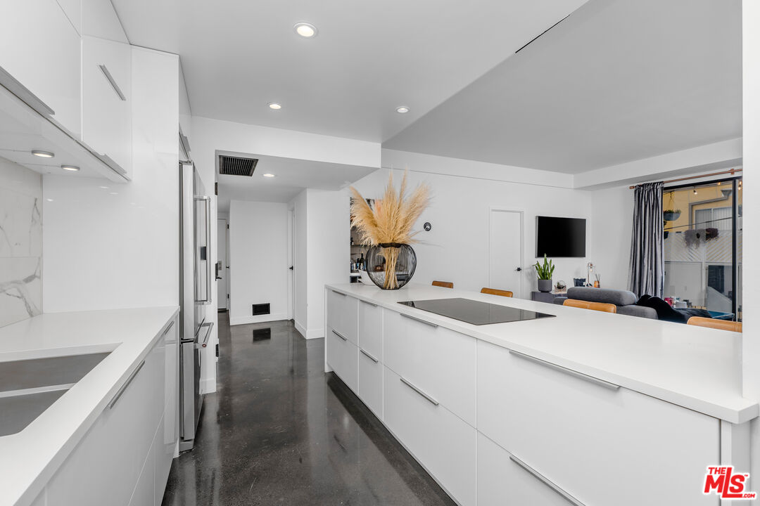 7250 Franklin Ave Unit: 116