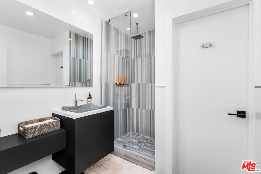 7250 Franklin Ave Unit: 116