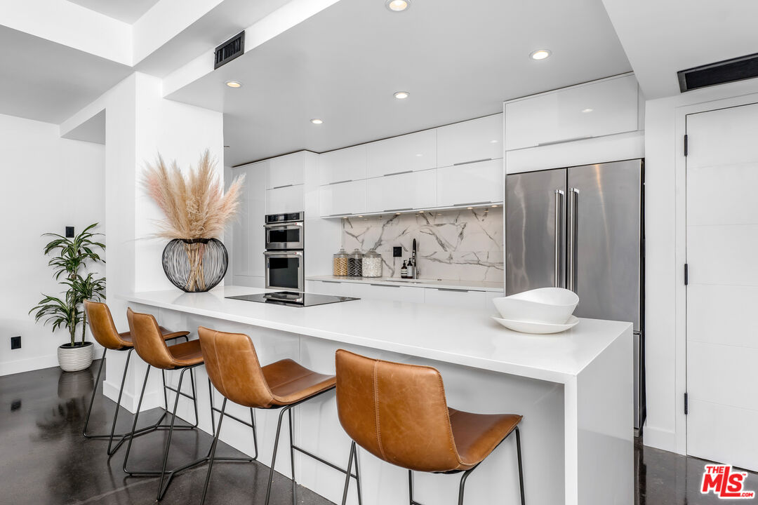 7250 Franklin Ave Unit: 116