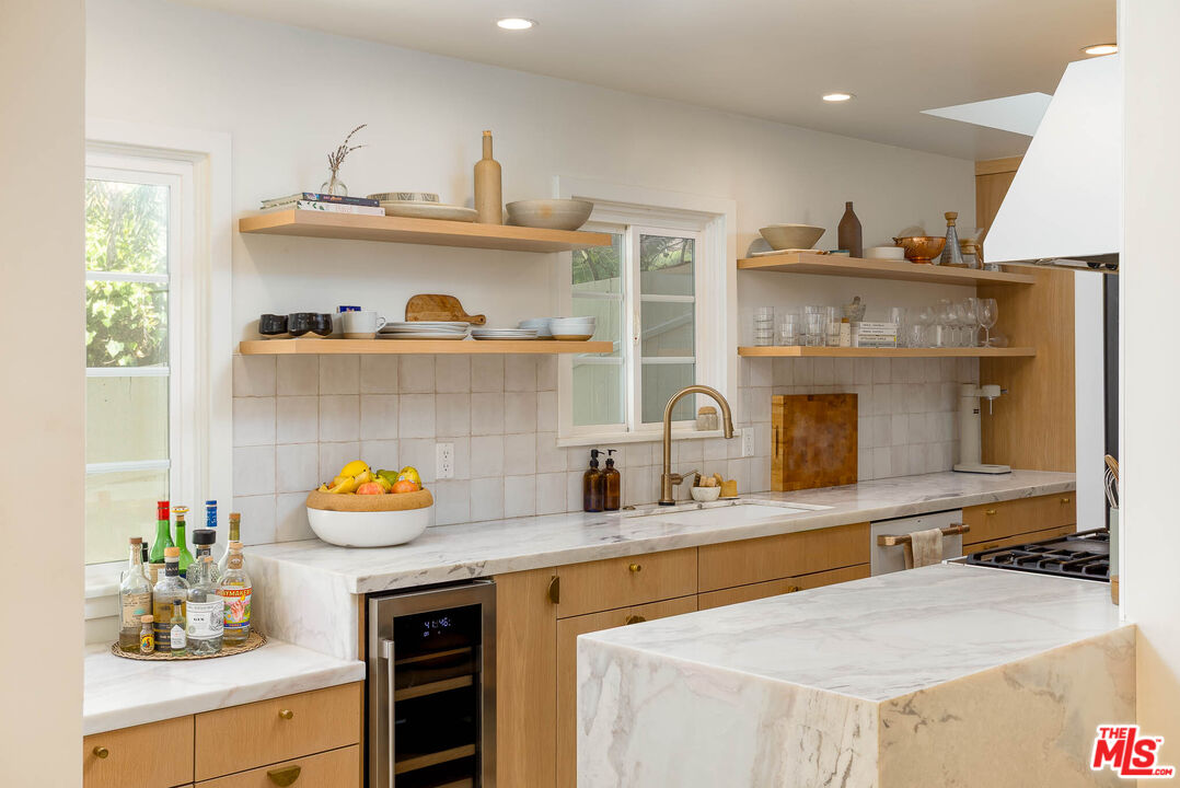 1906 N Beverly Glen Blvd