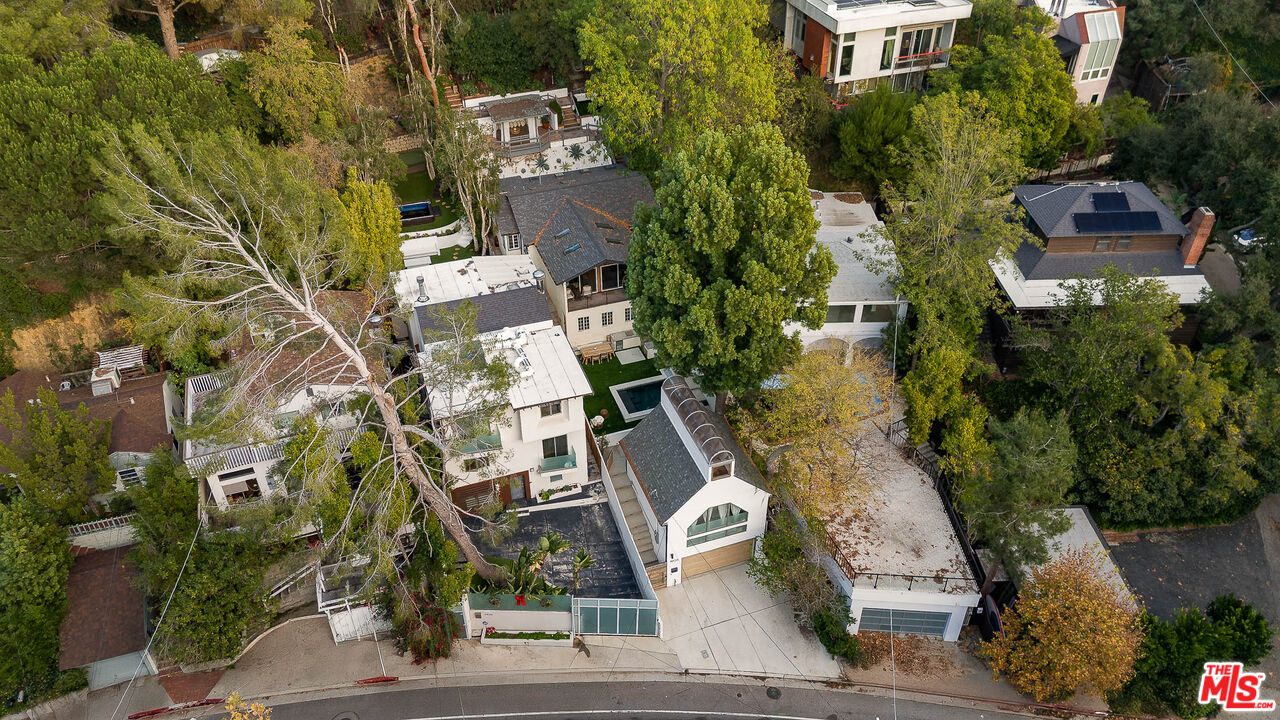 1906 N Beverly Glen Blvd