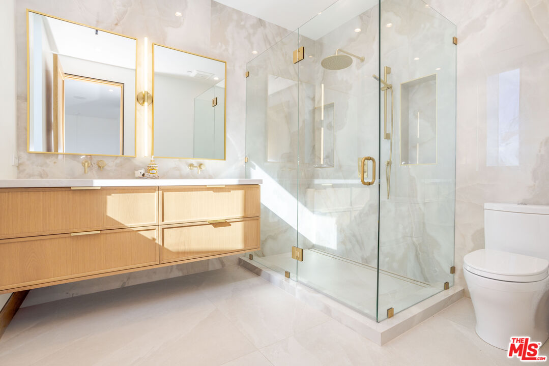 32180 Mulholland Hwy