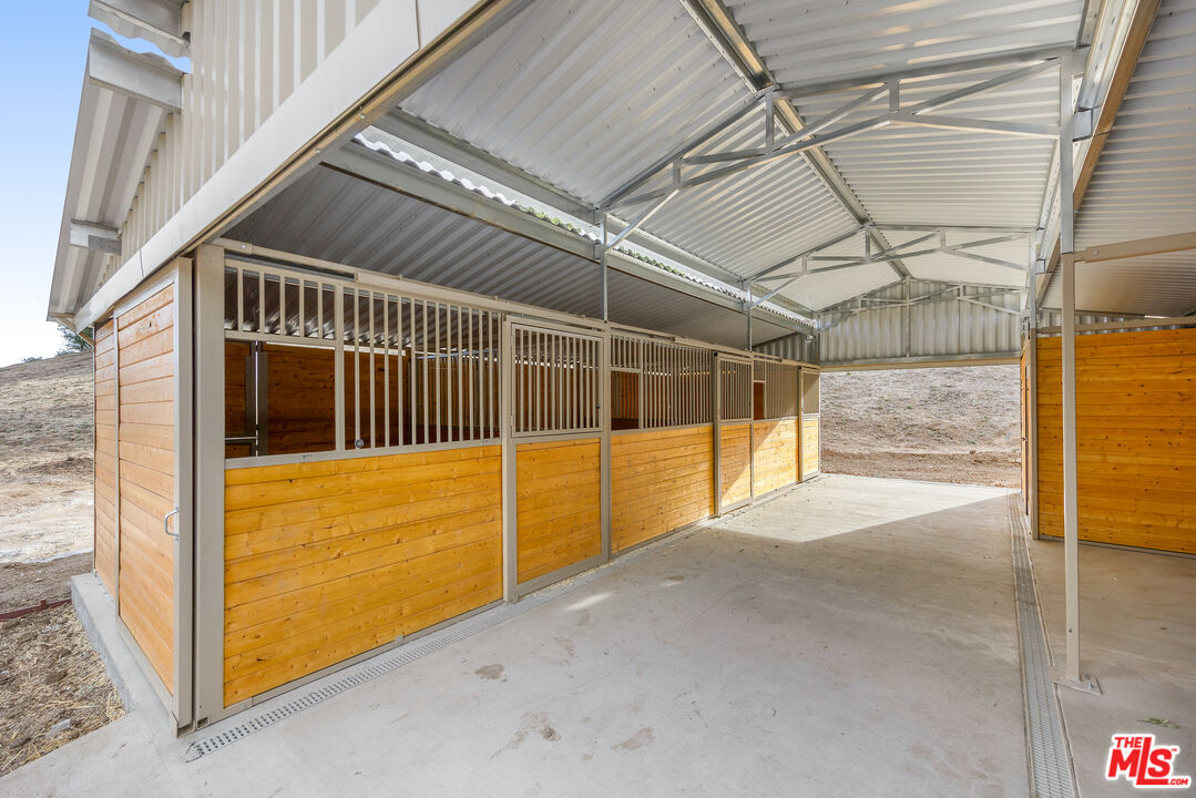 32180 Mulholland Hwy