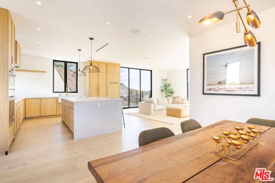 32180 Mulholland Hwy Unit: 1/2