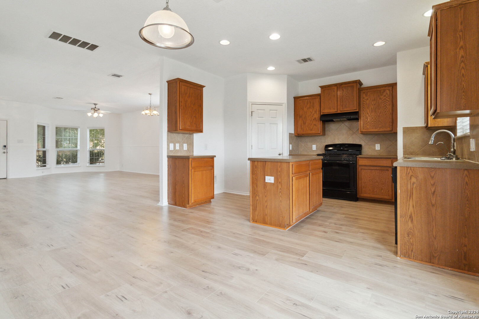 5902 Onyx Way