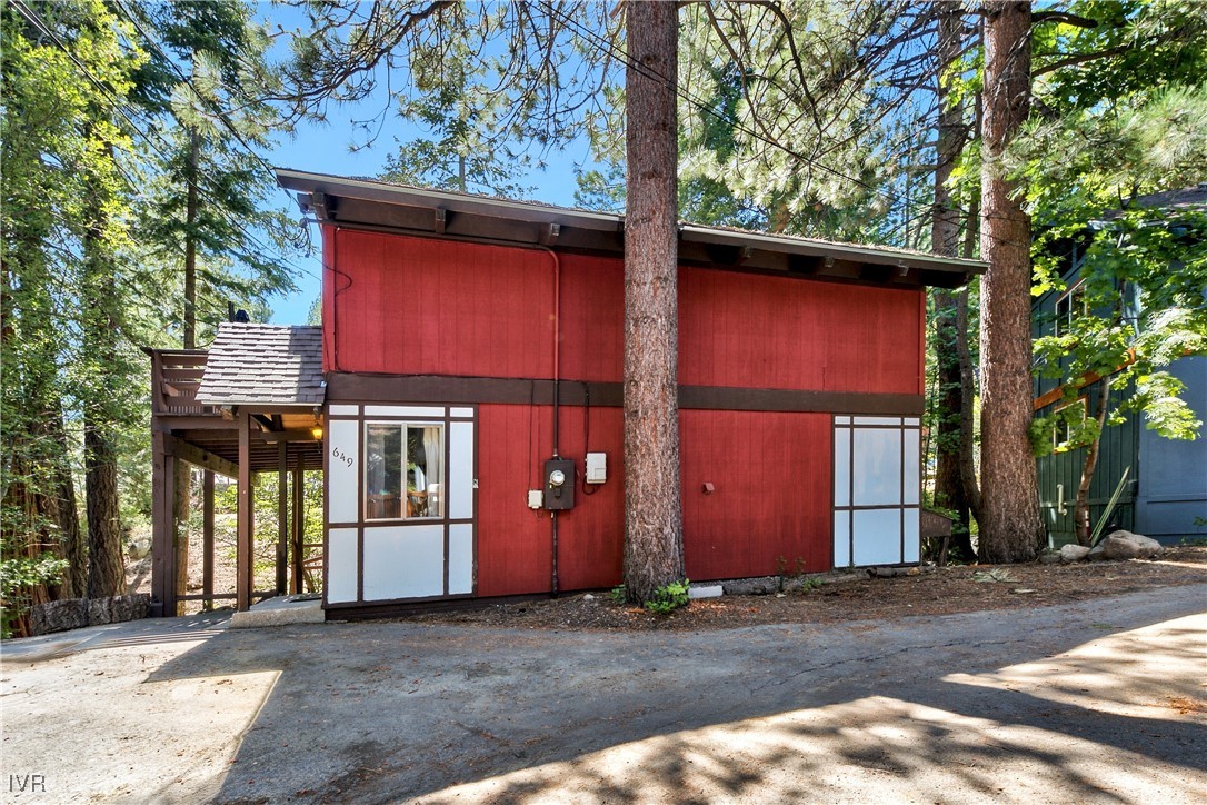649 Country Club Drive