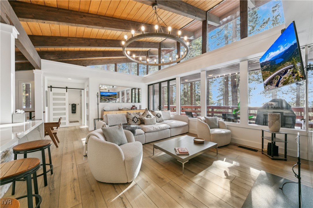 725 Fairview Boulevard 5