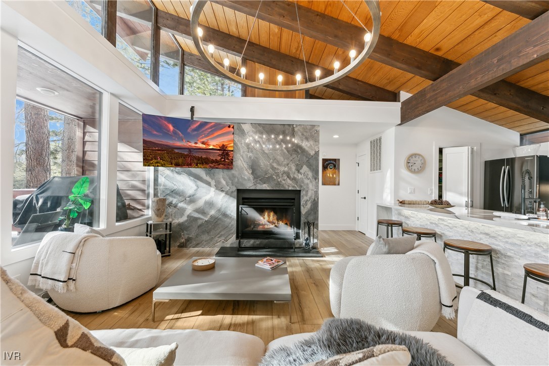 725 Fairview Boulevard 5