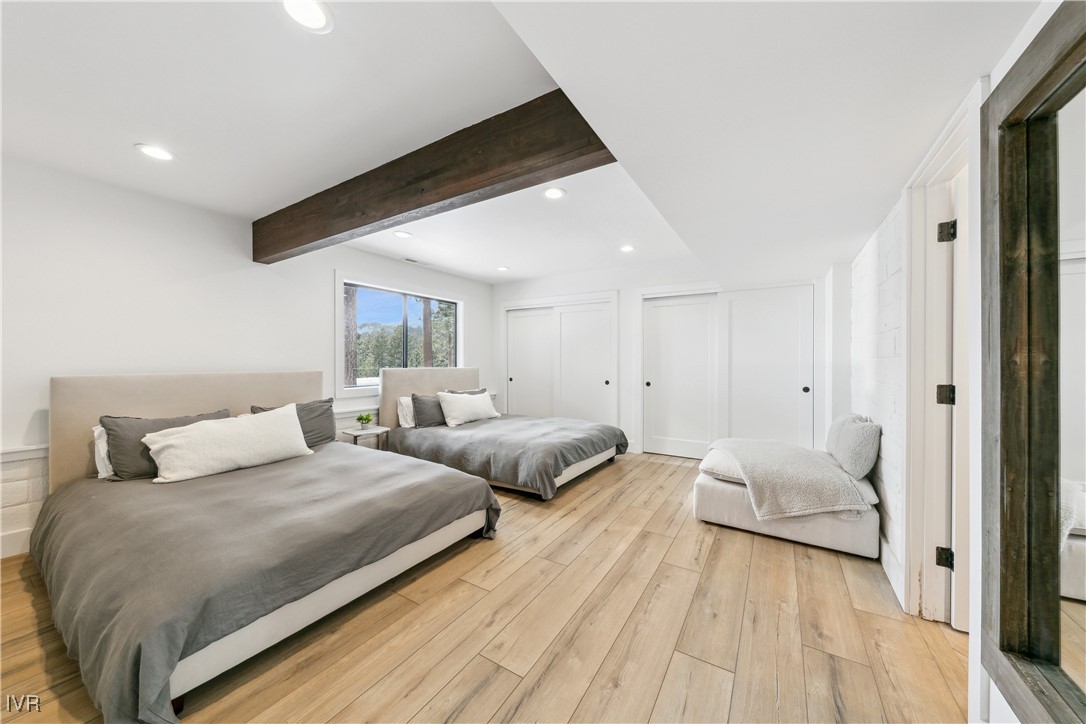 725 Fairview Boulevard 5