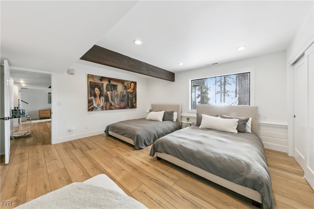 725 Fairview Boulevard 5