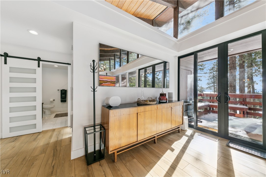 725 Fairview Boulevard 5