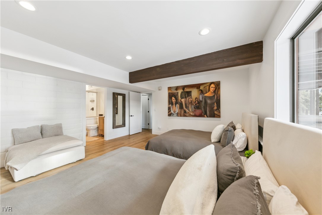 725 Fairview Boulevard 5