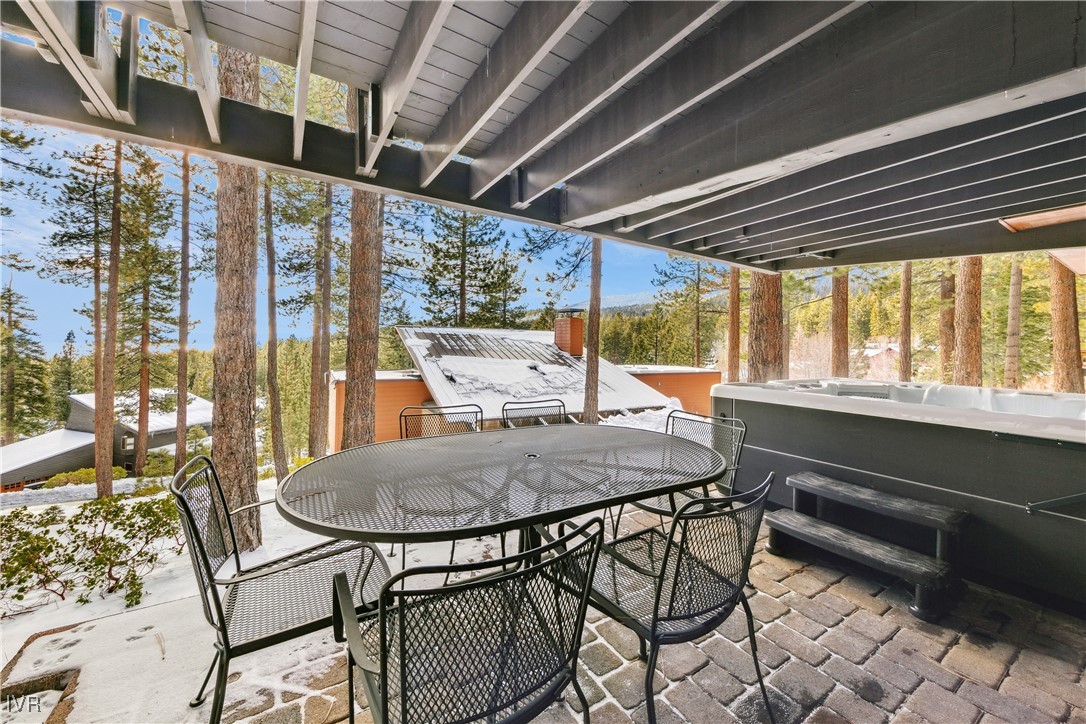 725 Fairview Boulevard 5