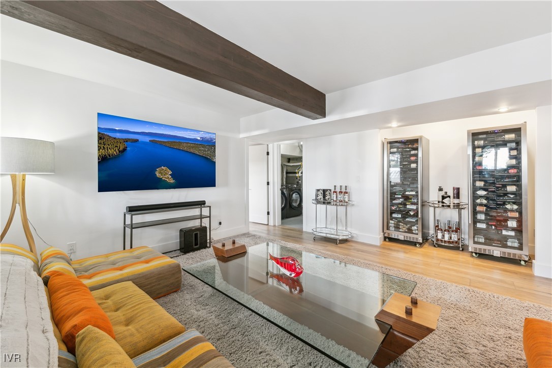 725 Fairview Boulevard 5