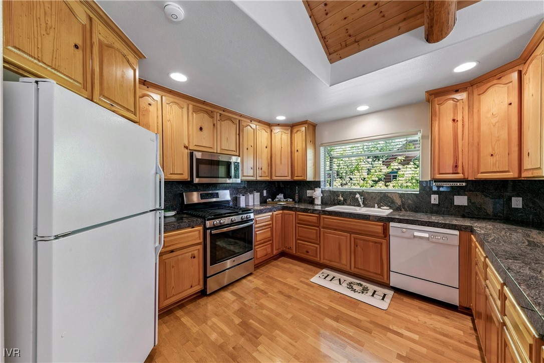 928 Northwood Boulevard 9